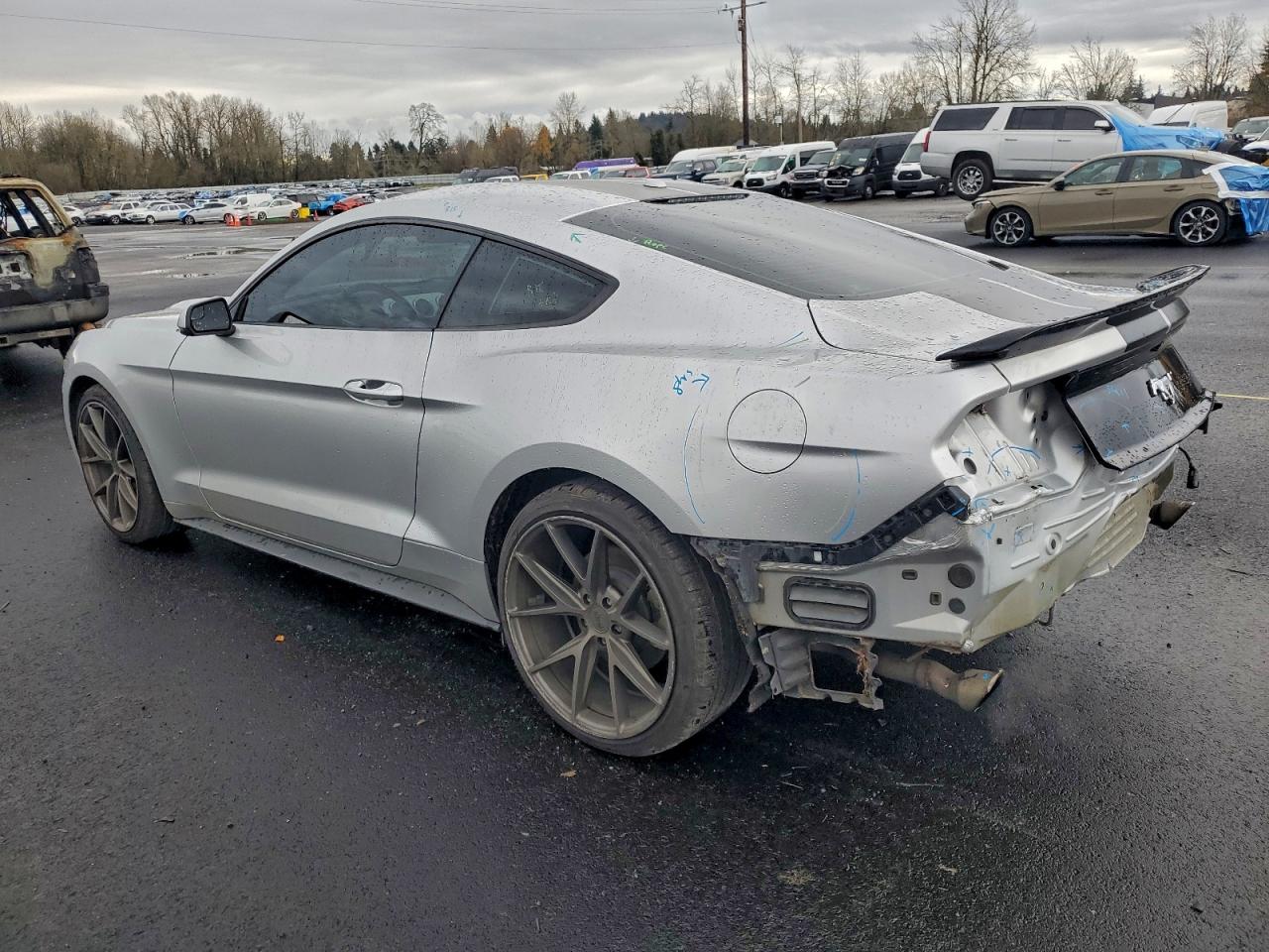 2017 FORD MUSTANG photo 2