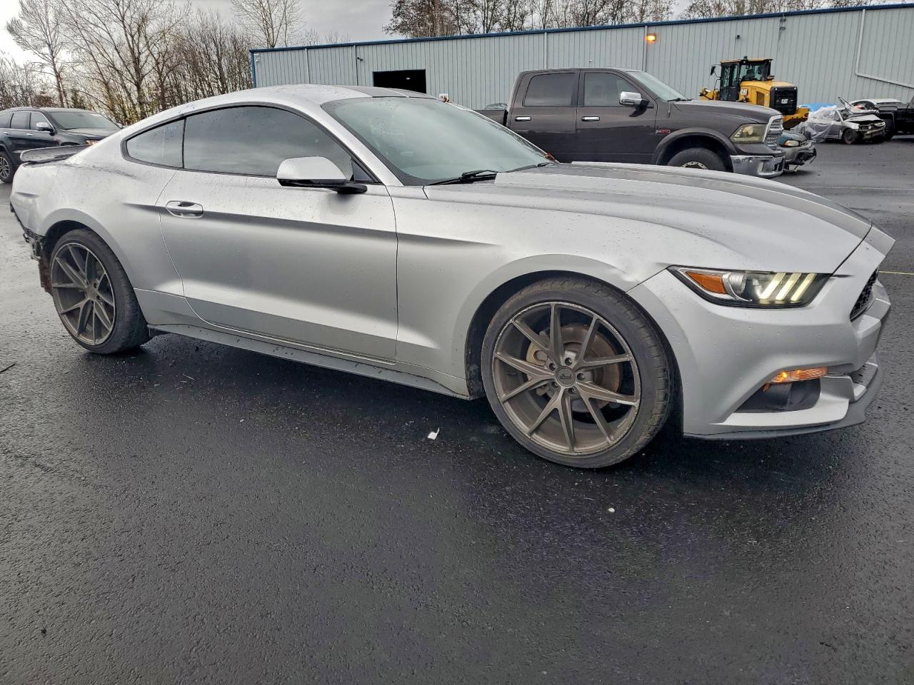 2017 FORD MUSTANG photo 4