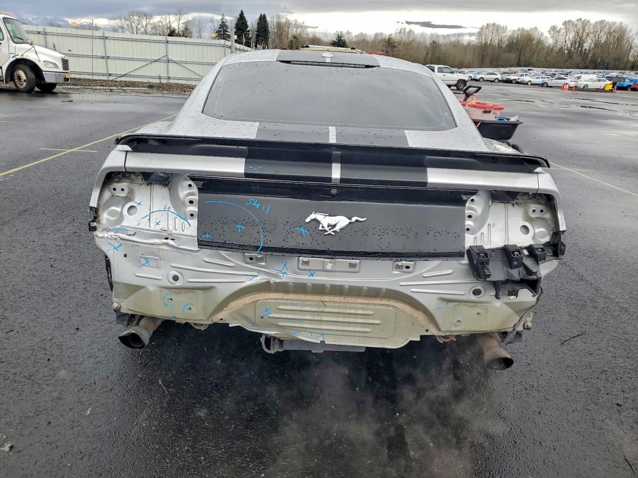 2017 FORD MUSTANG photo 6