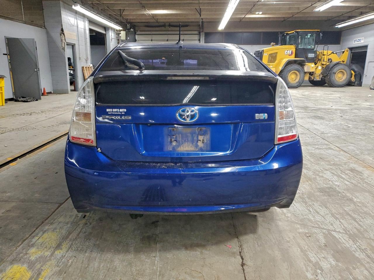 2010 TOYOTA PRIUS photo 6