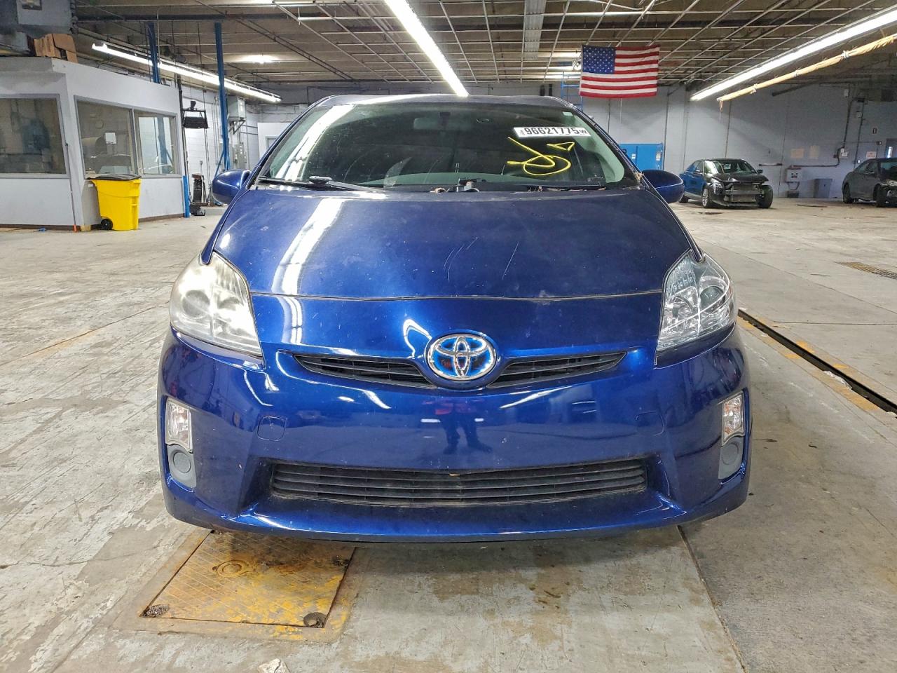 2010 TOYOTA PRIUS photo 5