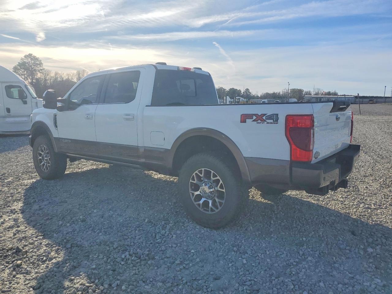 2022 FORD F350 SUPER DUTY photo 2