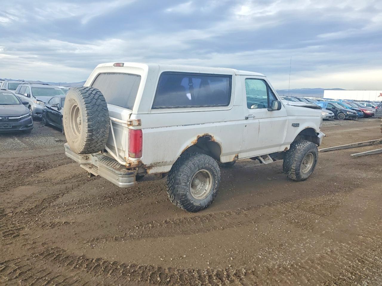 1994 FORD BRONCO U100 photo 3
