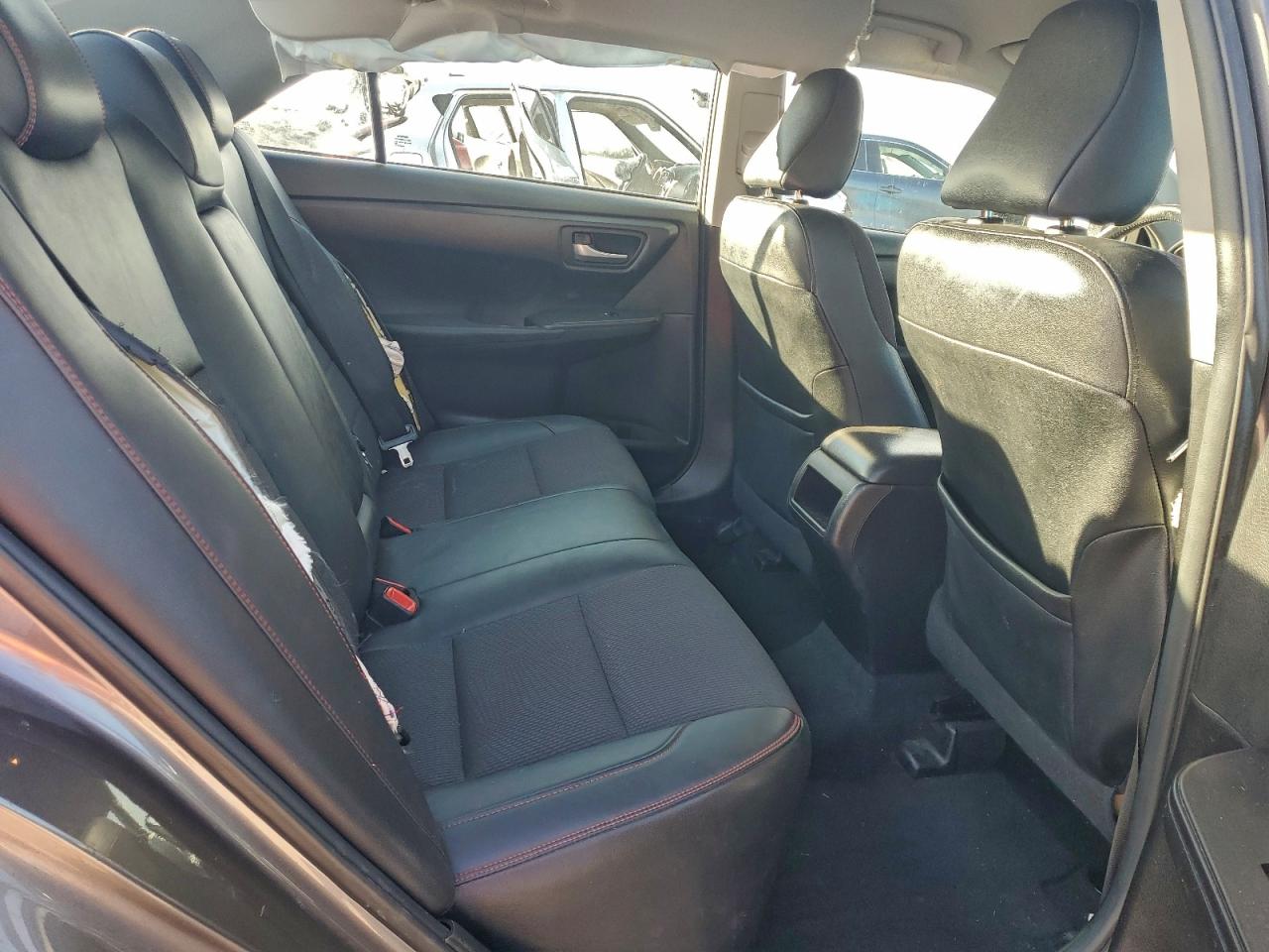 2016 TOYOTA CAMRY LE photo 10