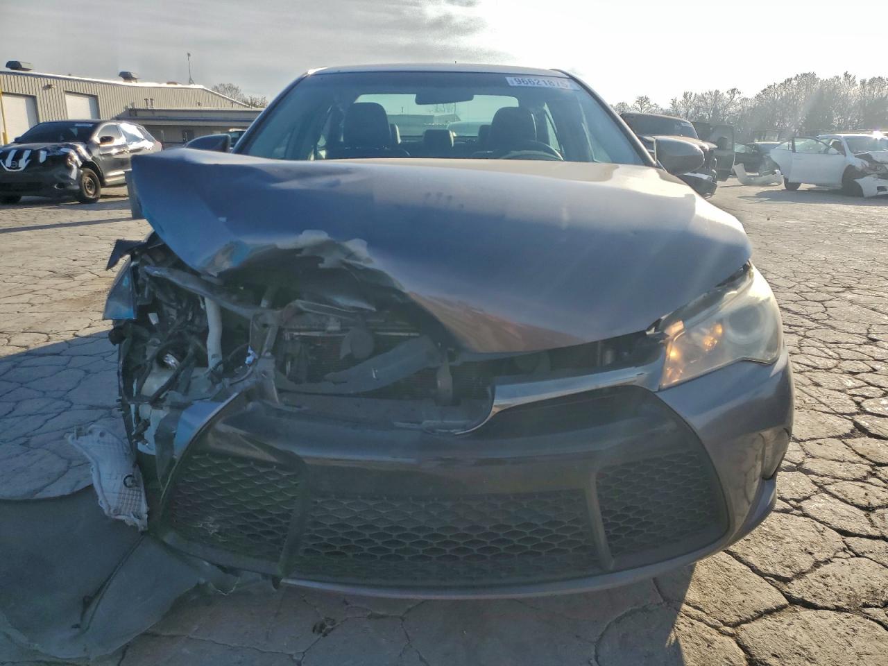 2016 TOYOTA CAMRY LE photo 5