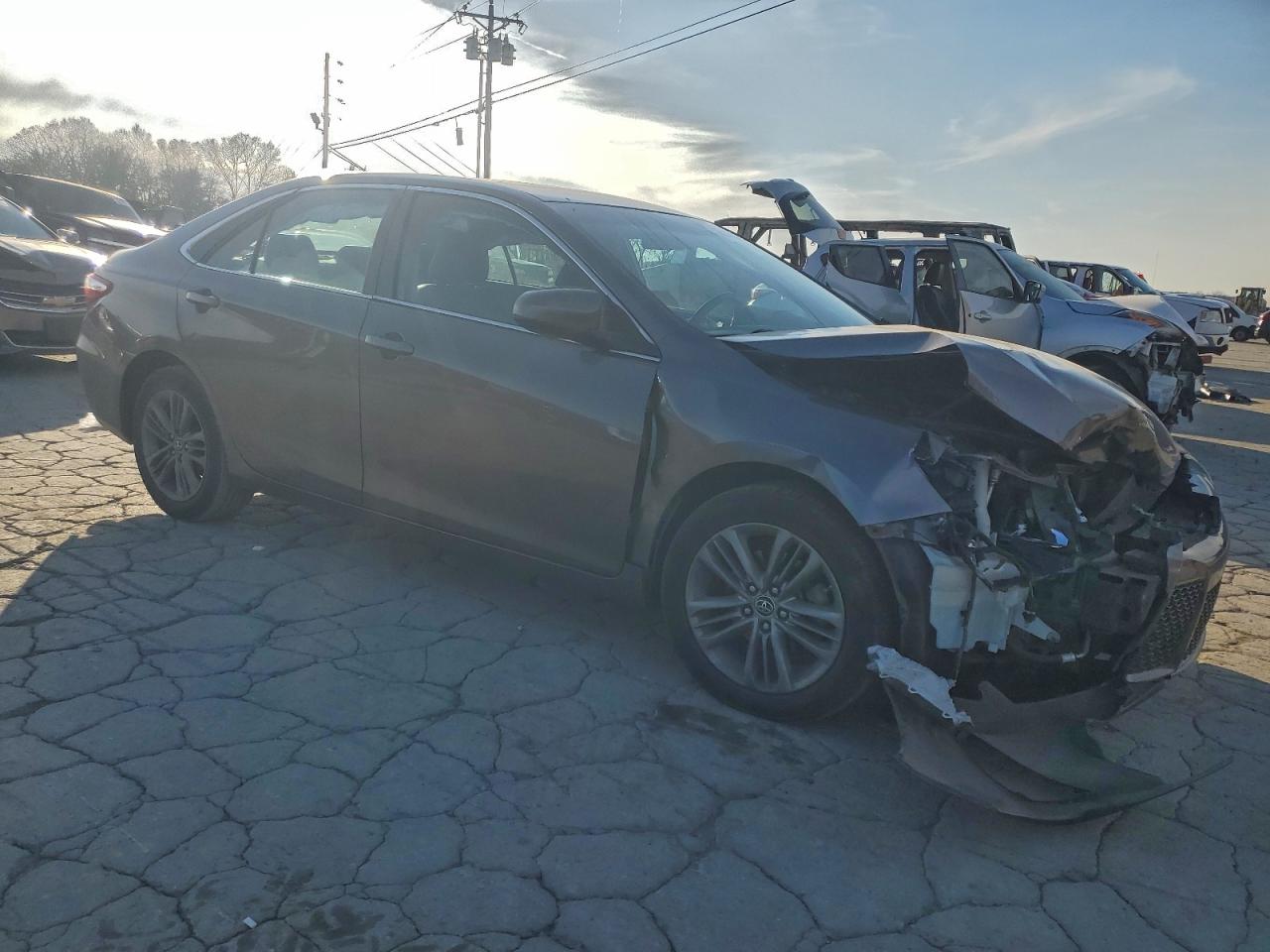 2016 TOYOTA CAMRY LE photo 4