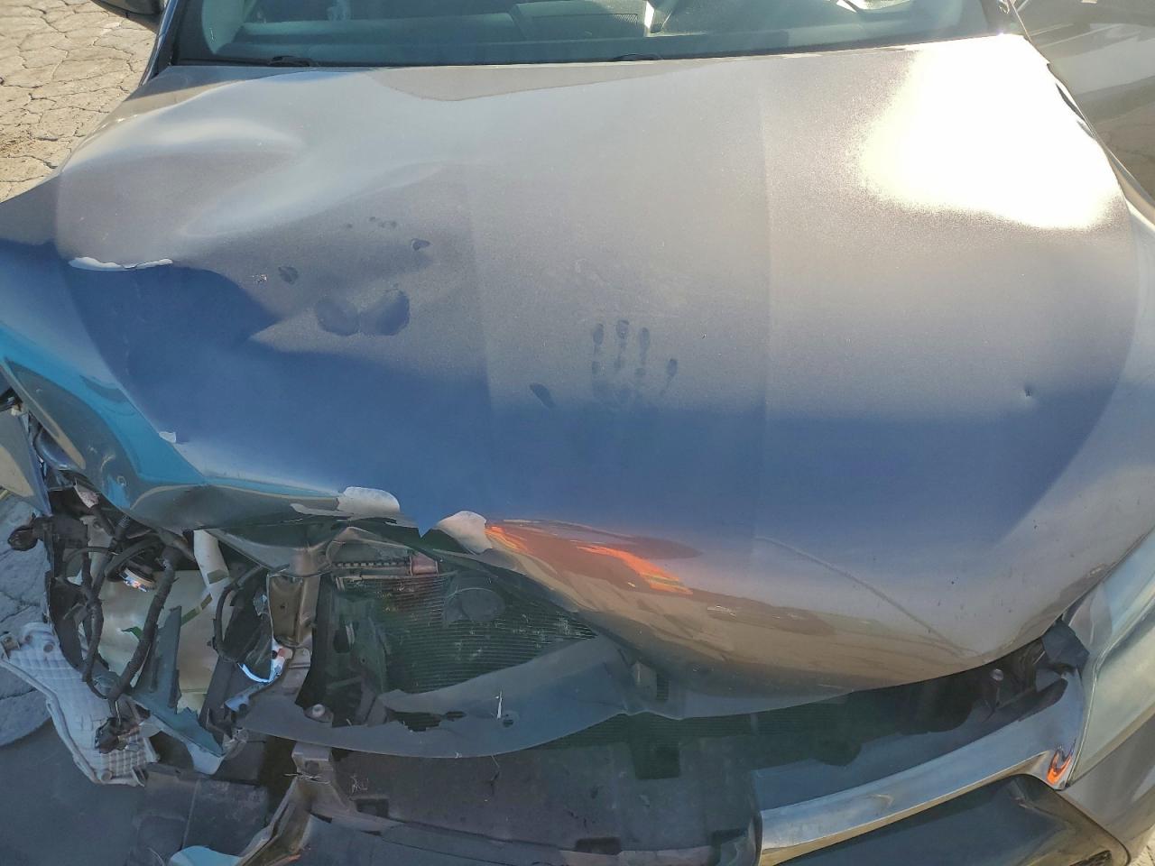 2016 TOYOTA CAMRY LE photo 11