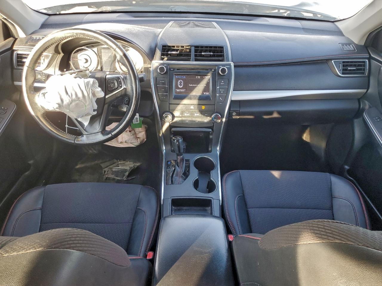 2016 TOYOTA CAMRY LE photo 8