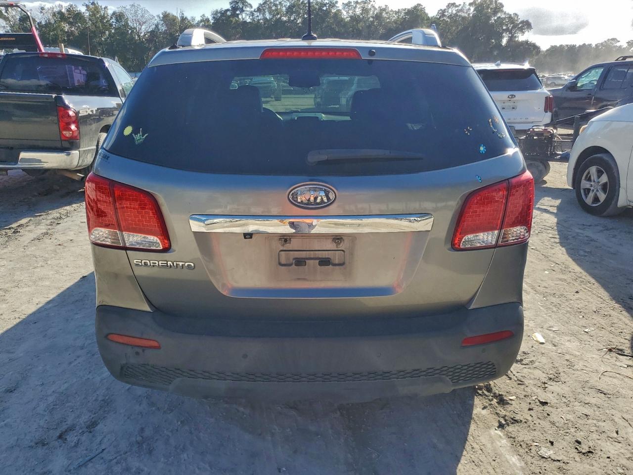 2012 KIA SORENTO BASE photo 6