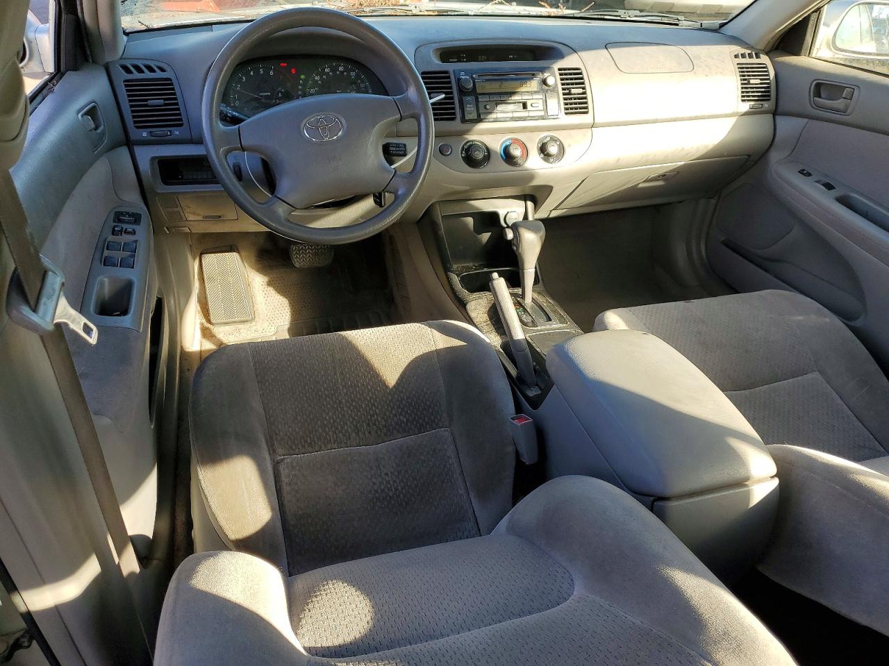 2003 TOYOTA CAMRY LE photo 8
