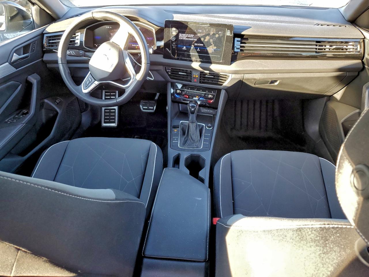 2025 VOLKSWAGEN JETTA SPORT photo 8