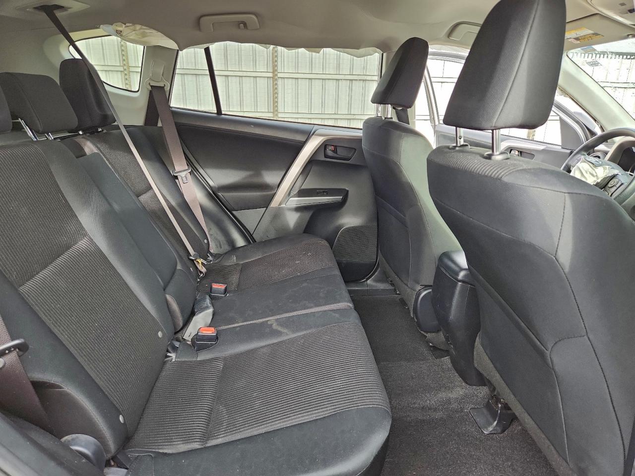 2018 TOYOTA RAV4 LE photo 11