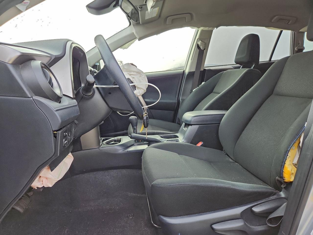 2018 TOYOTA RAV4 LE photo 7
