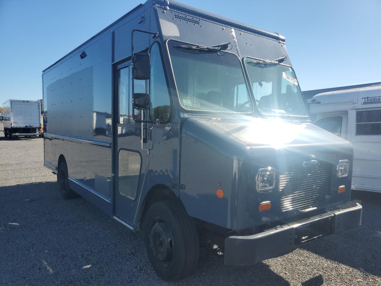2021  CHASSIS M - DELIVERY VAN photo 4
