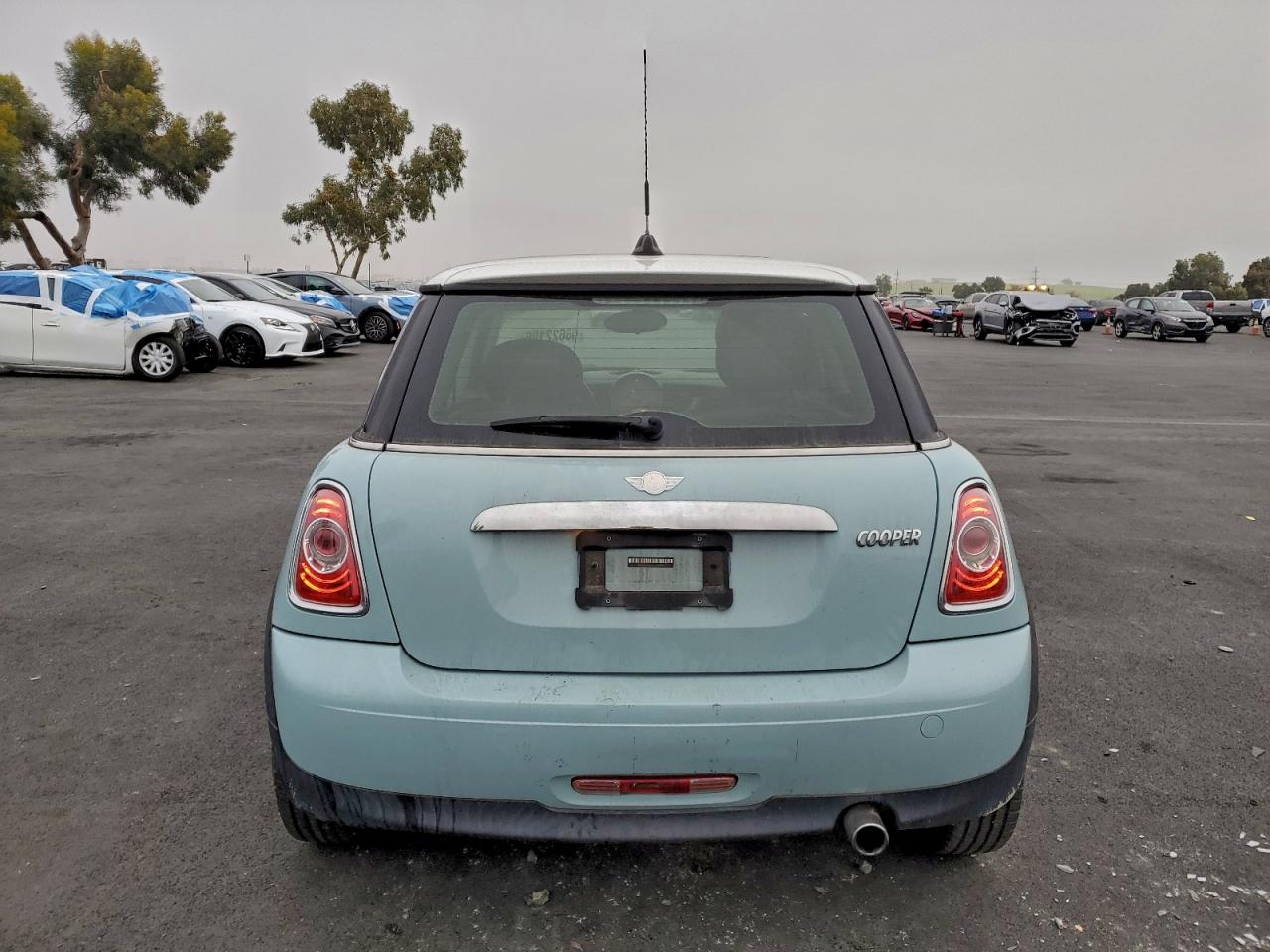 2012 MINI COOPER photo 6