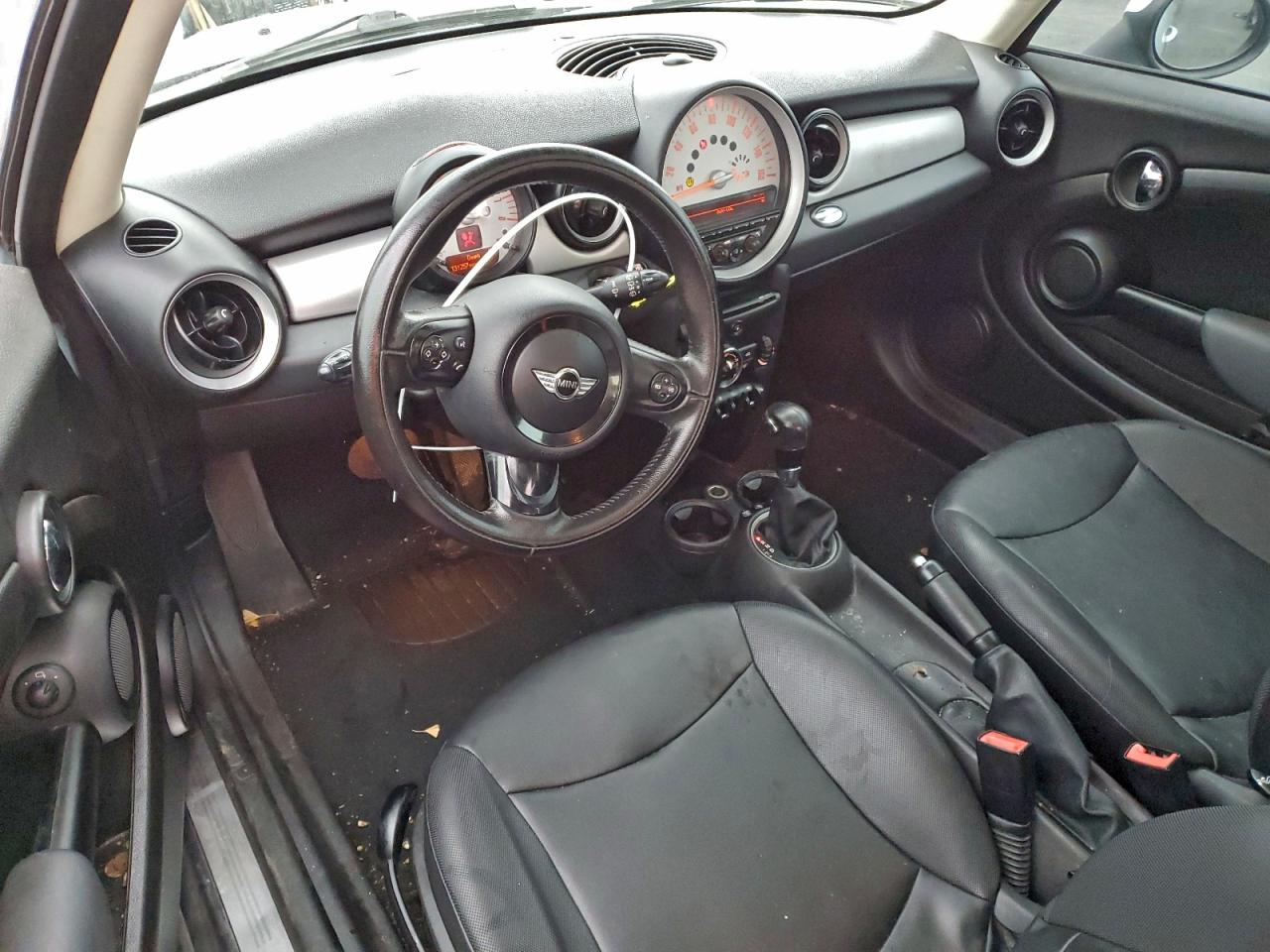 2012 MINI COOPER photo 8