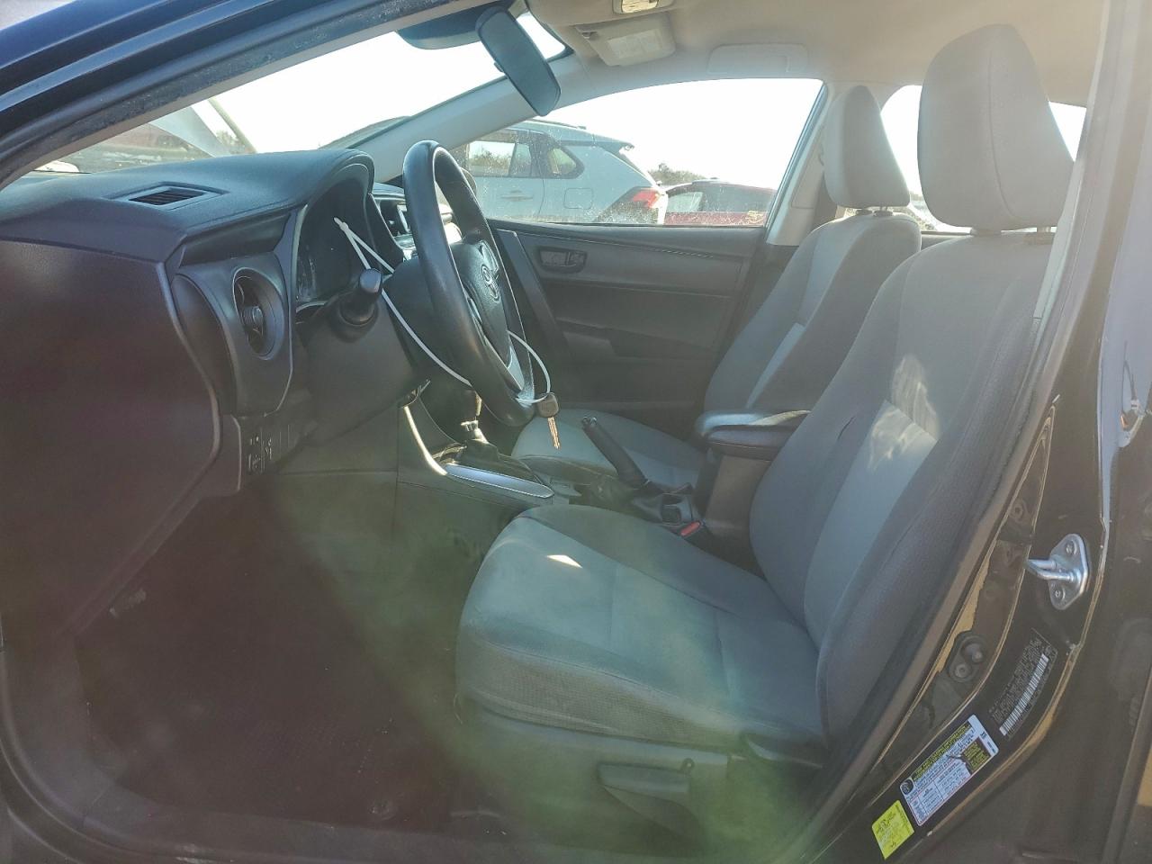 2017 TOYOTA COROLLA L photo 7