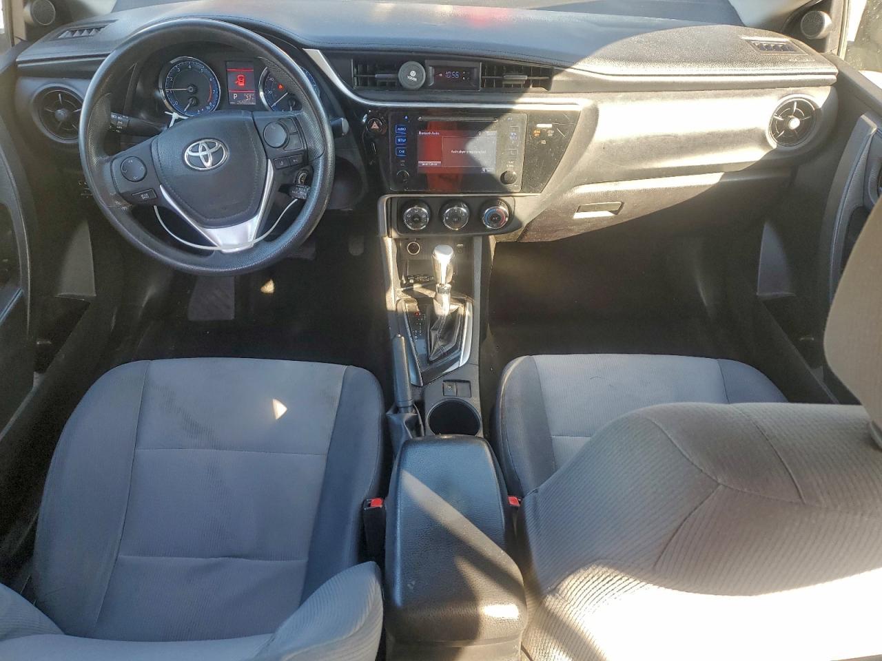 2017 TOYOTA COROLLA L photo 8
