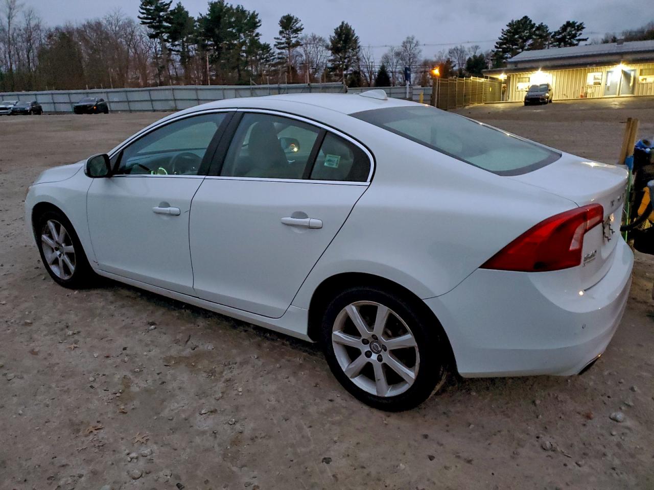 2016 VOLVO S60 PREMIER photo 2