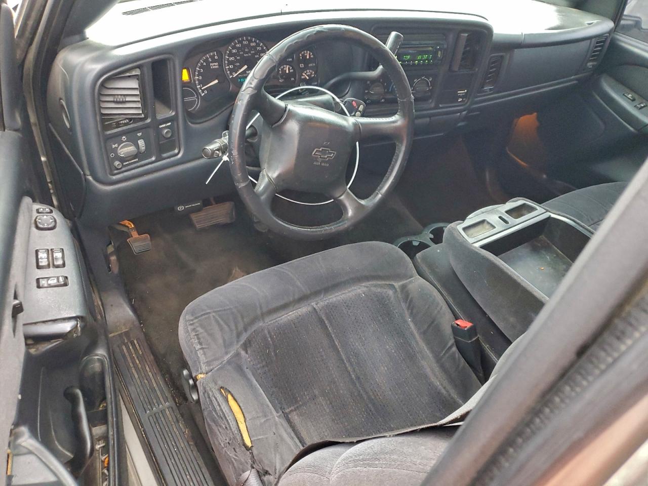 2002 CHEVROLET SILVERADO C1500 photo 8