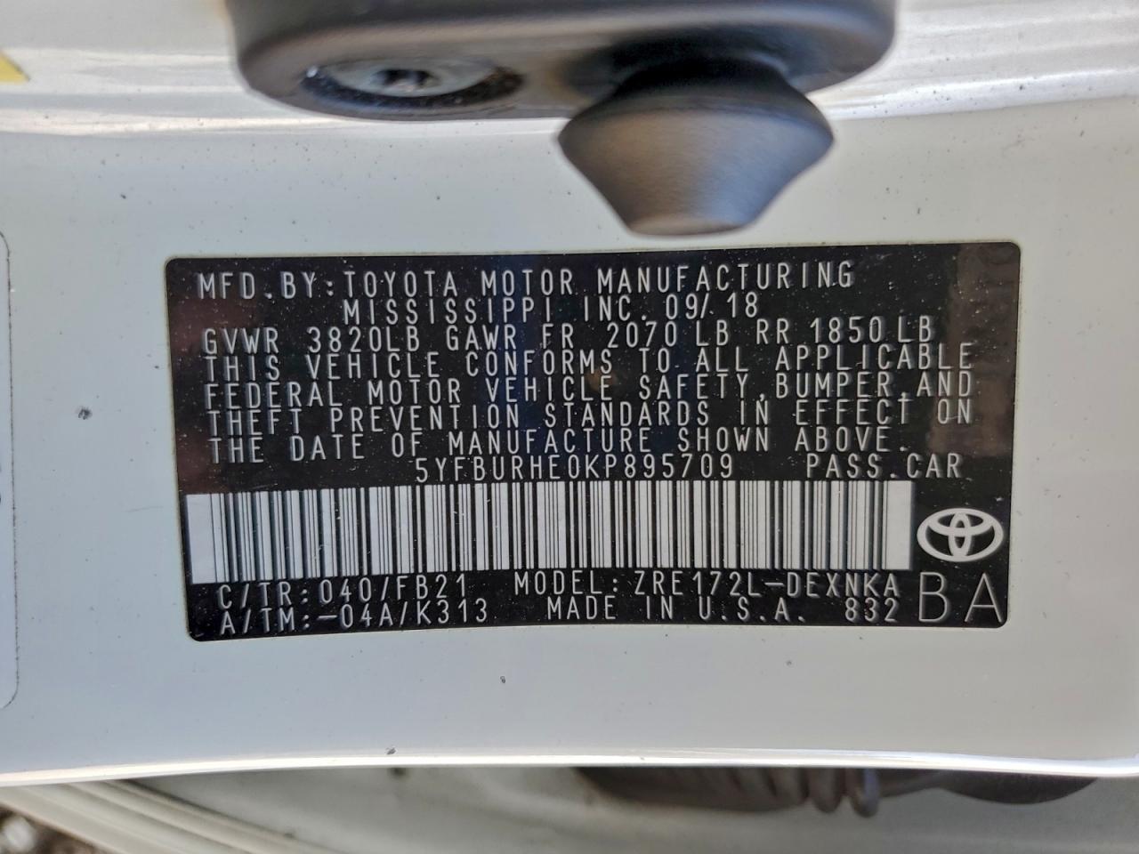 2019 TOYOTA COROLLA L photo 12