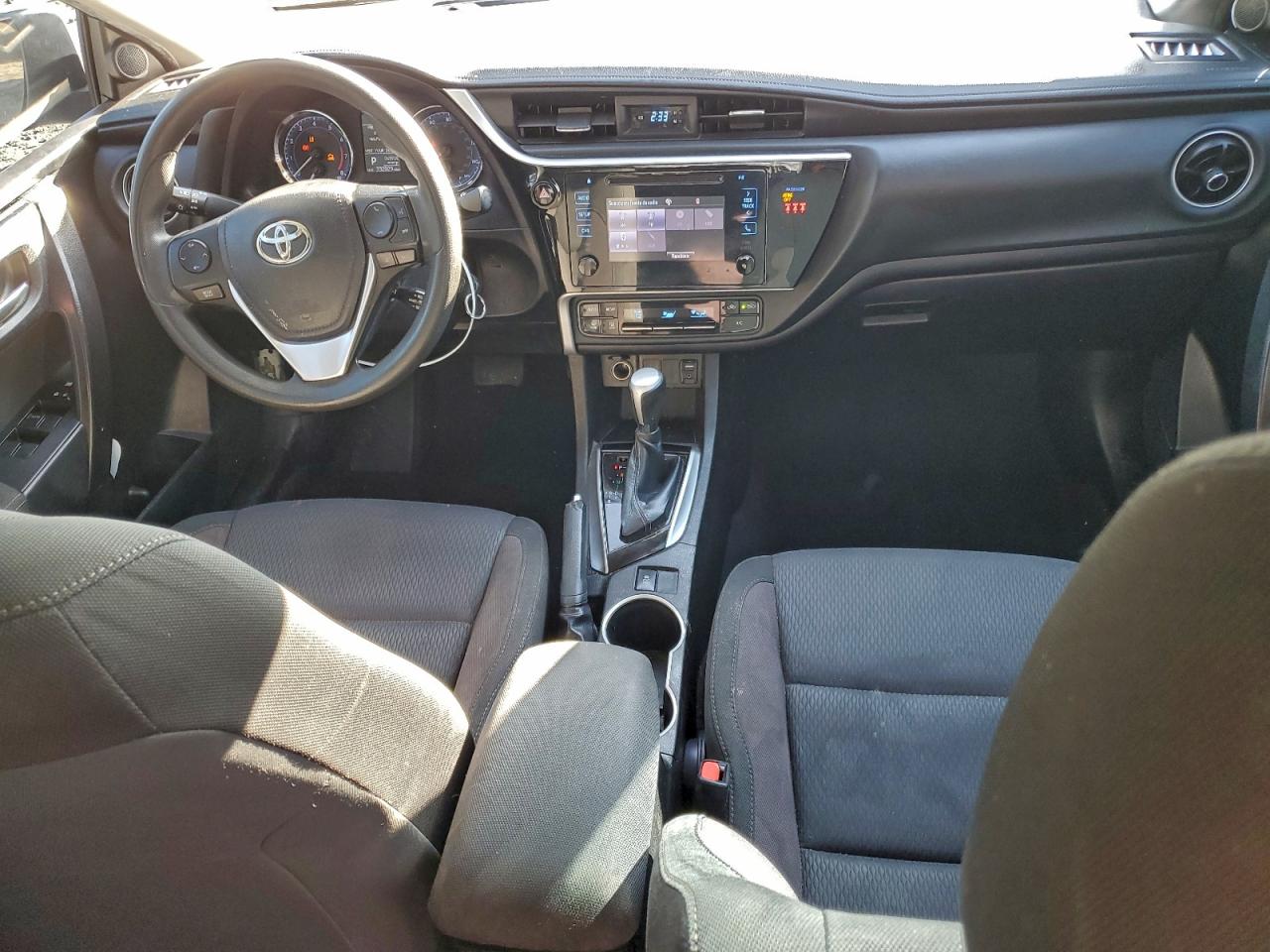2019 TOYOTA COROLLA L photo 8
