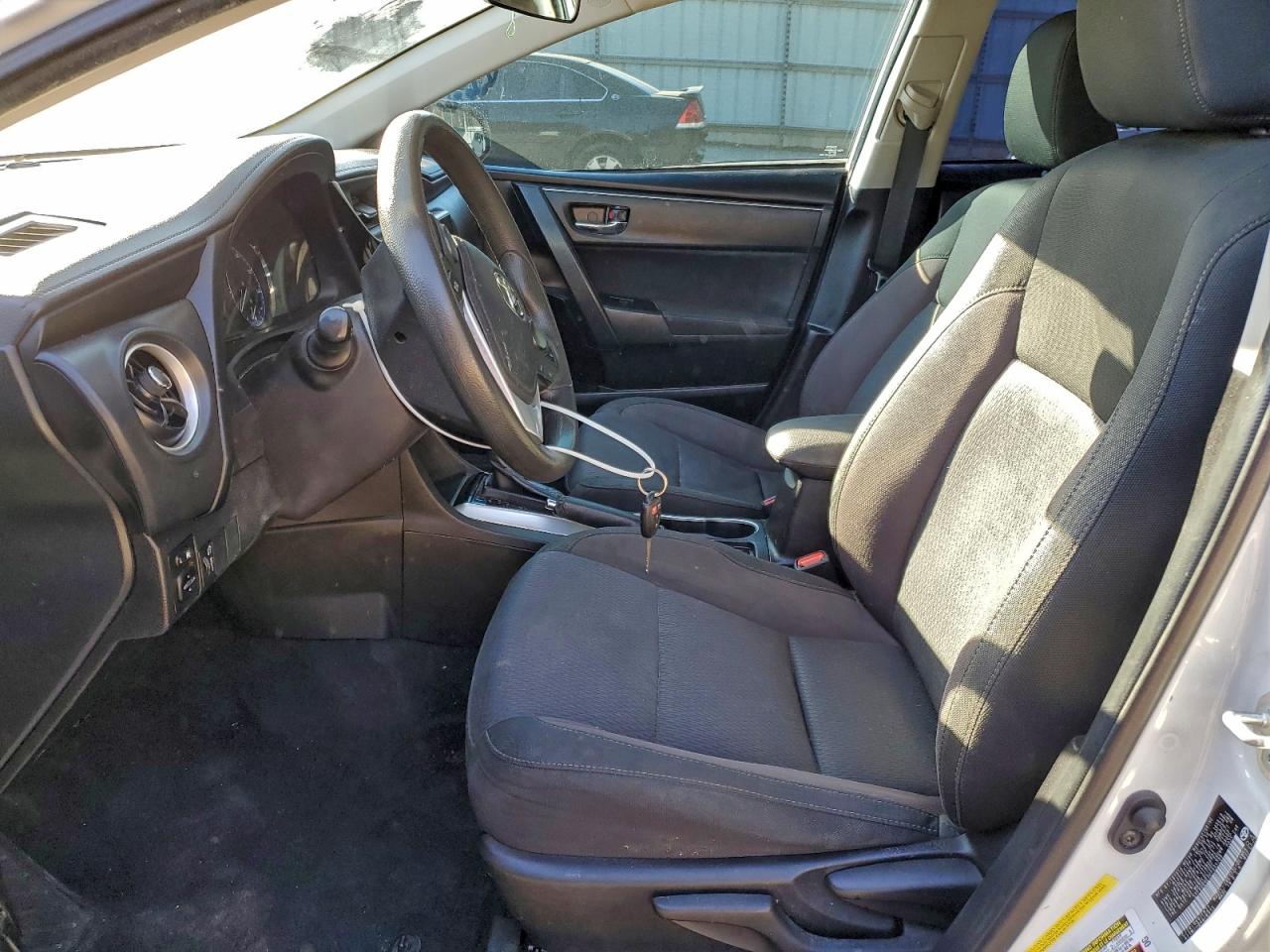 2019 TOYOTA COROLLA L photo 7