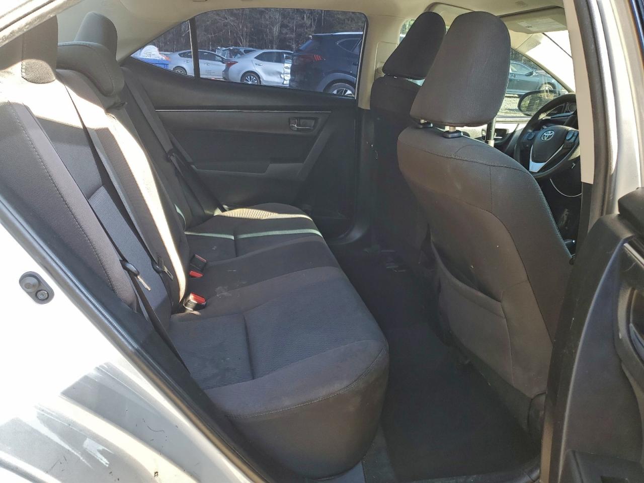 2019 TOYOTA COROLLA L photo 10