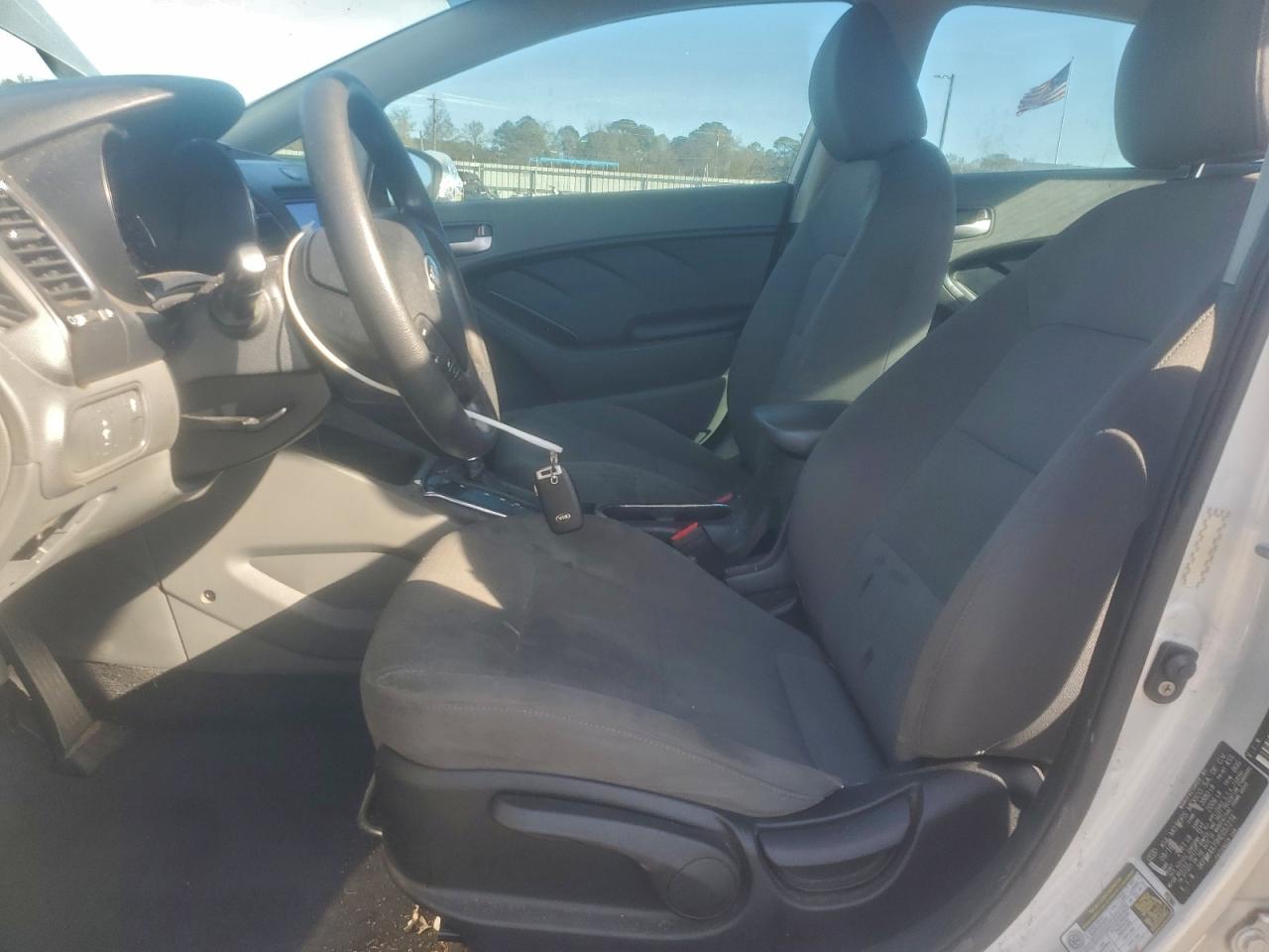 2017 KIA FORTE LX photo 7