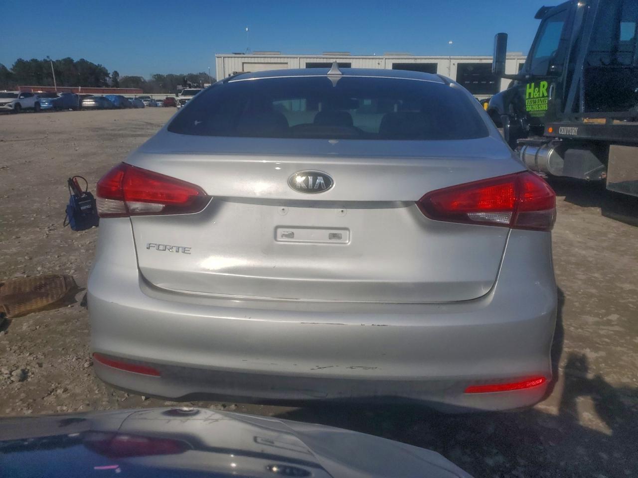 2017 KIA FORTE LX photo 6