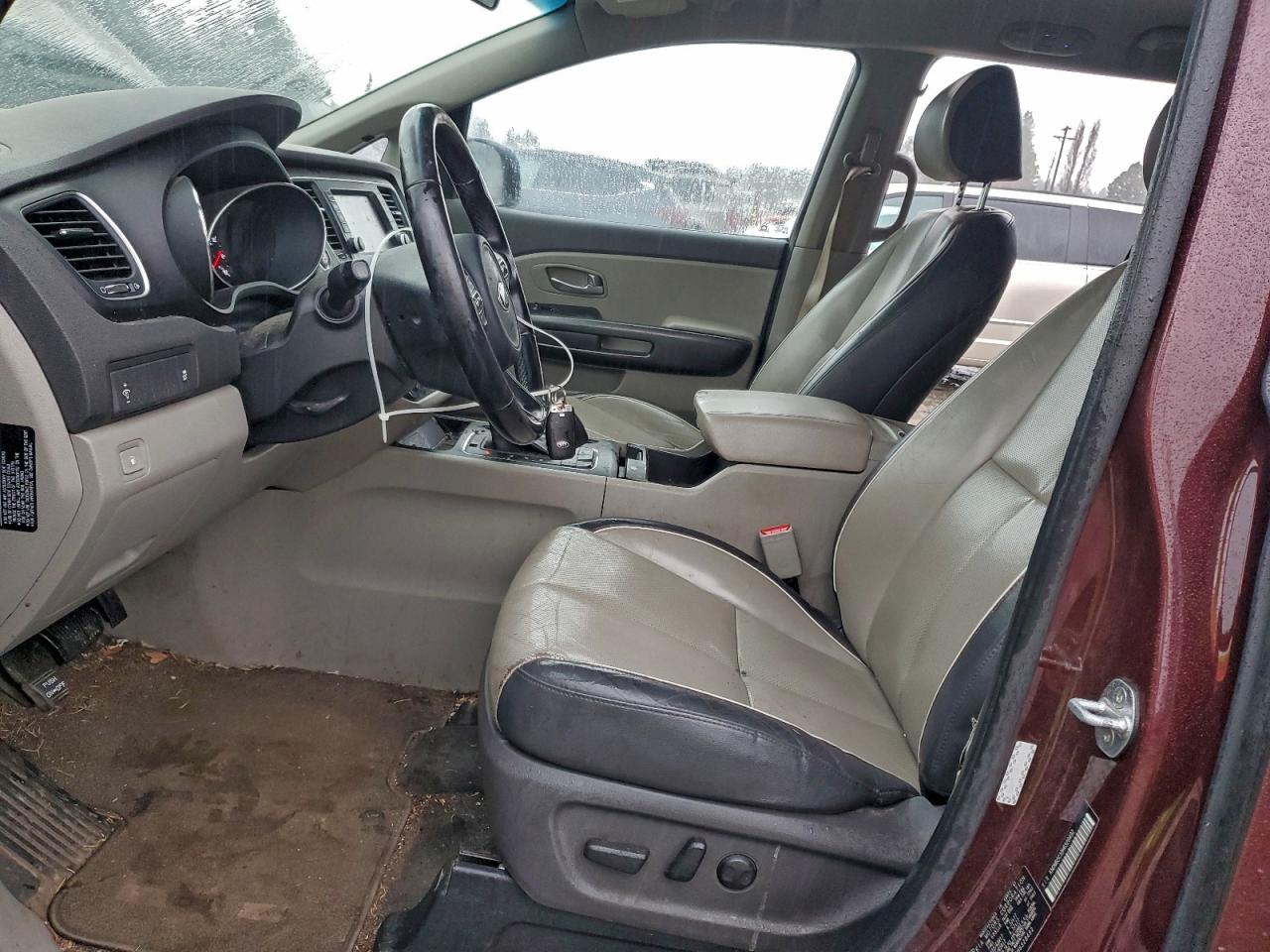 2017 KIA SEDONA LX photo 7