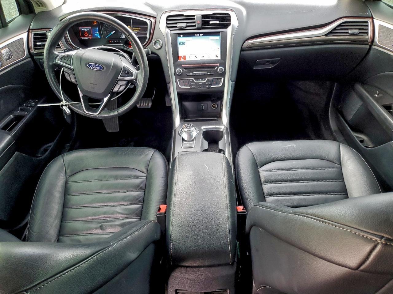 2017 FORD FUSION SE photo 8
