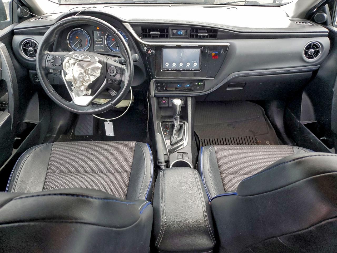 2019 TOYOTA COROLLA L photo 8