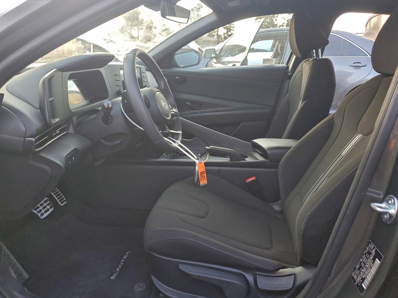 2025 HYUNDAI ELANTRA SEL SPORT photo 7