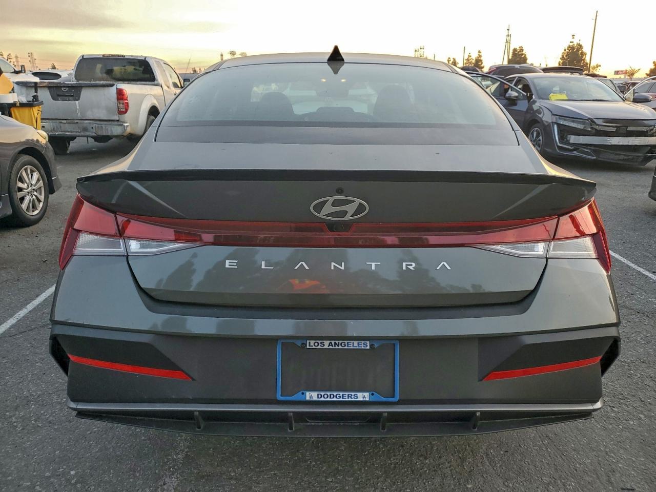 2025 HYUNDAI ELANTRA SEL SPORT photo 6