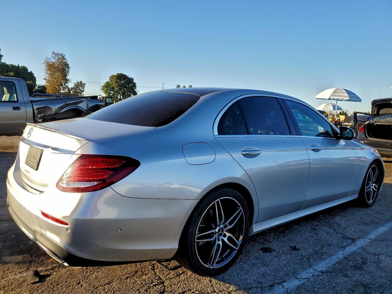 2017 MERCEDES-BENZ E 300 photo 3