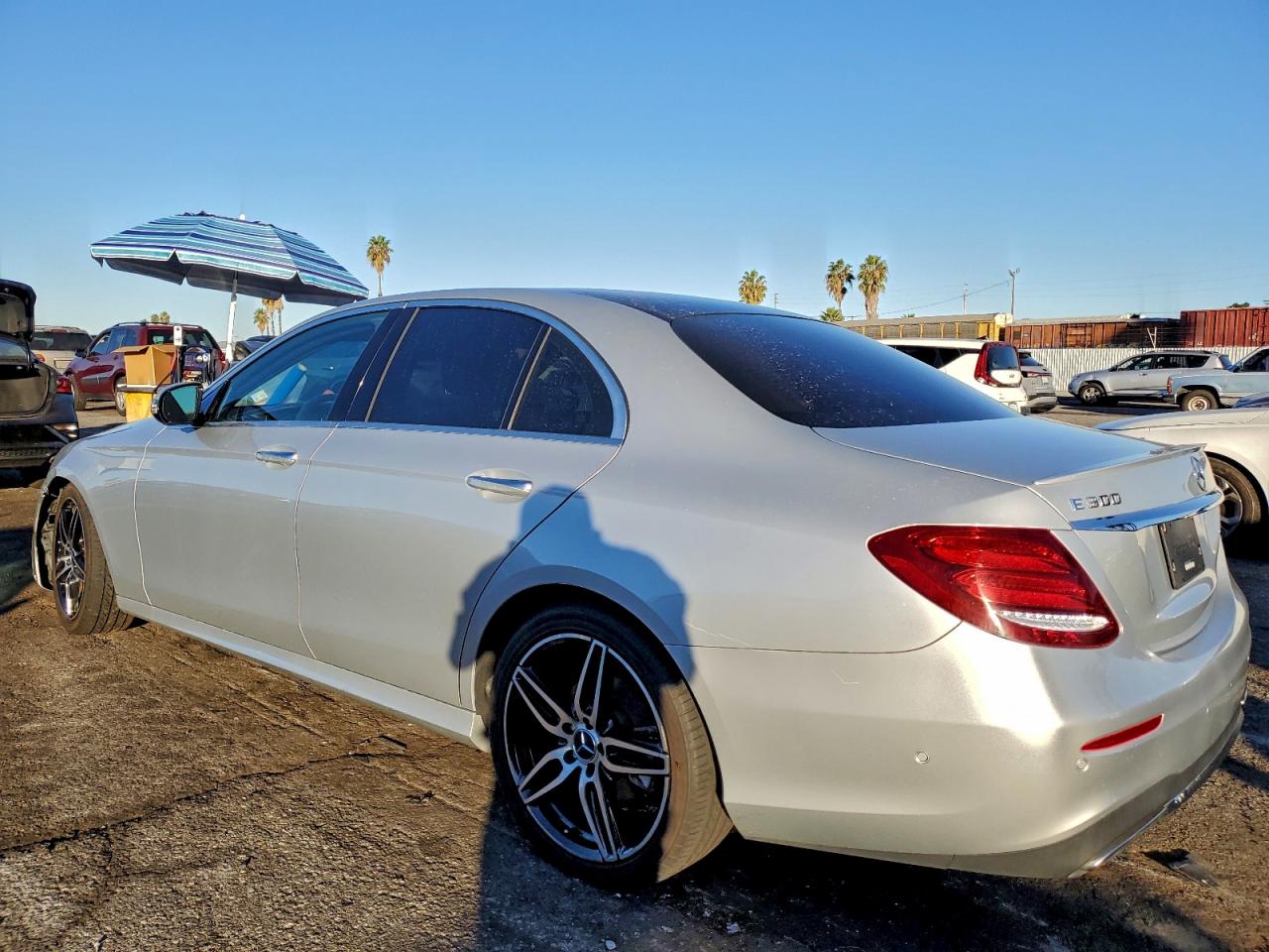 2017 MERCEDES-BENZ E 300 photo 2