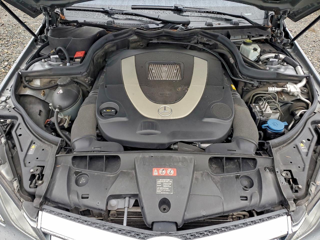 2011 MERCEDES-BENZ E 550 photo 11