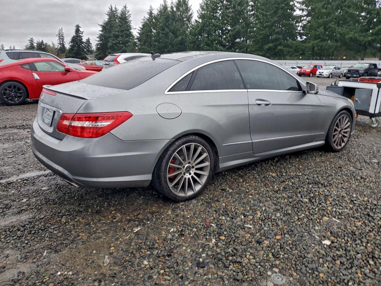 2011 MERCEDES-BENZ E 550 photo 3