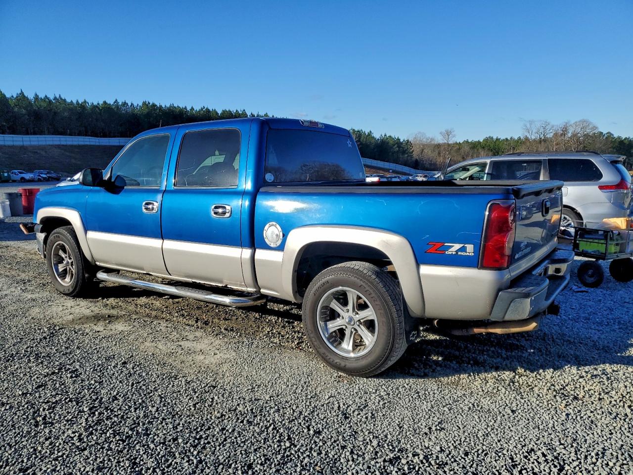 2004 CHEVROLET SILVERADO K1500 photo 2