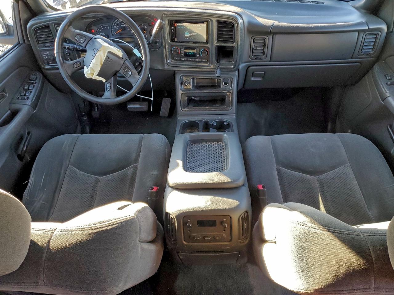 2004 CHEVROLET SILVERADO K1500 photo 8