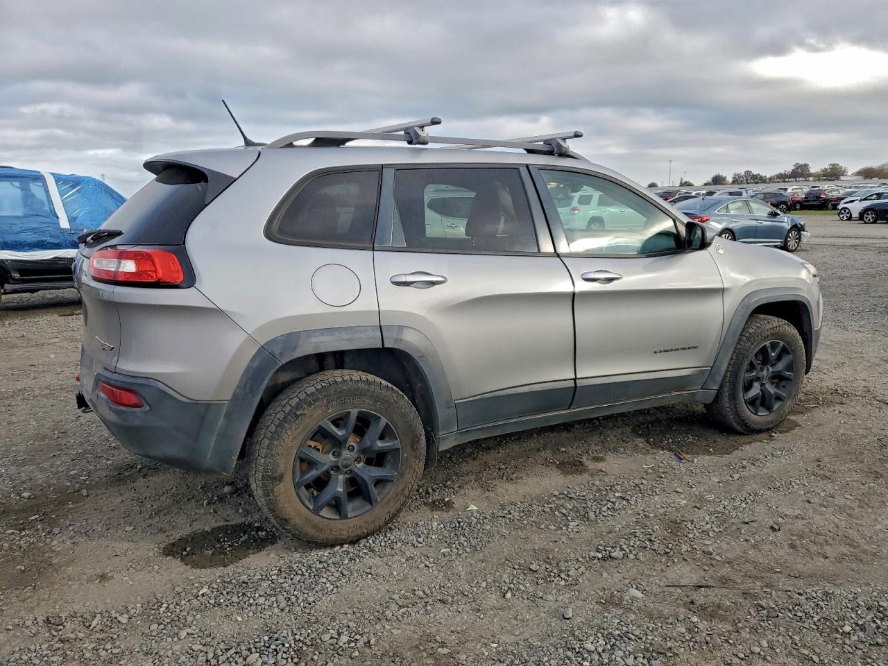 2015 JEEP CHEROKEE TRAILHAWK photo 3
