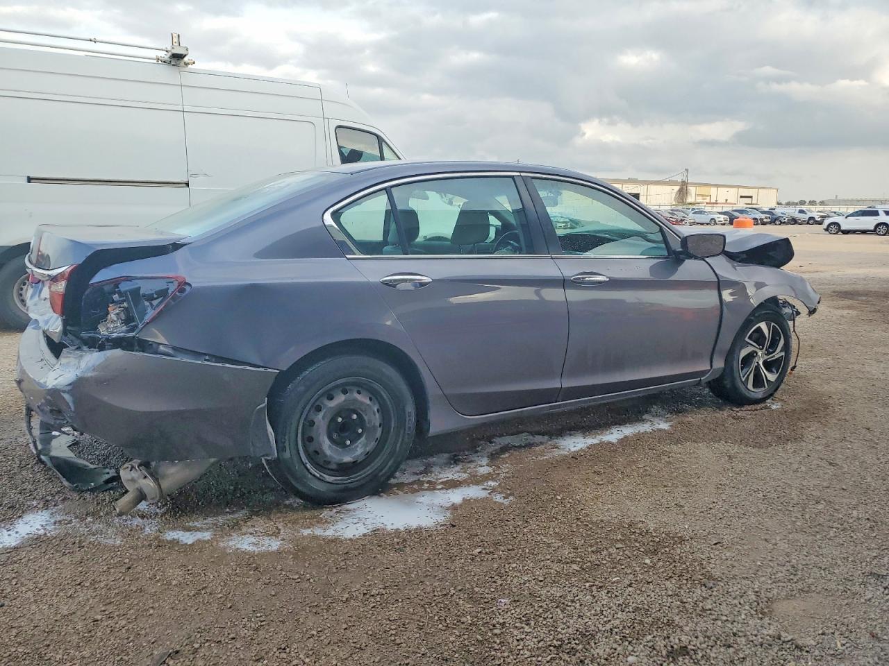 2017 HONDA ACCORD LX photo 3