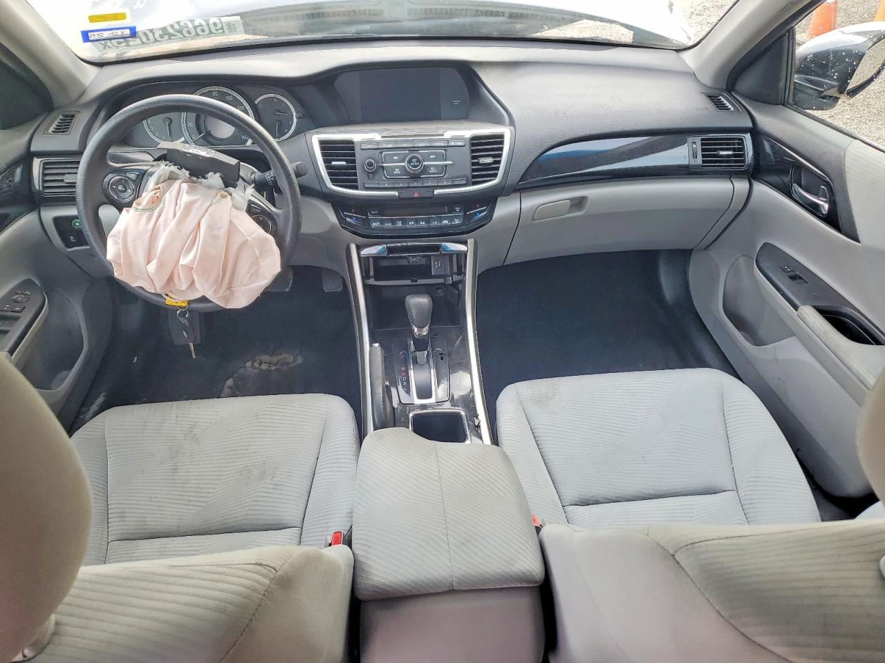 2017 HONDA ACCORD LX photo 8