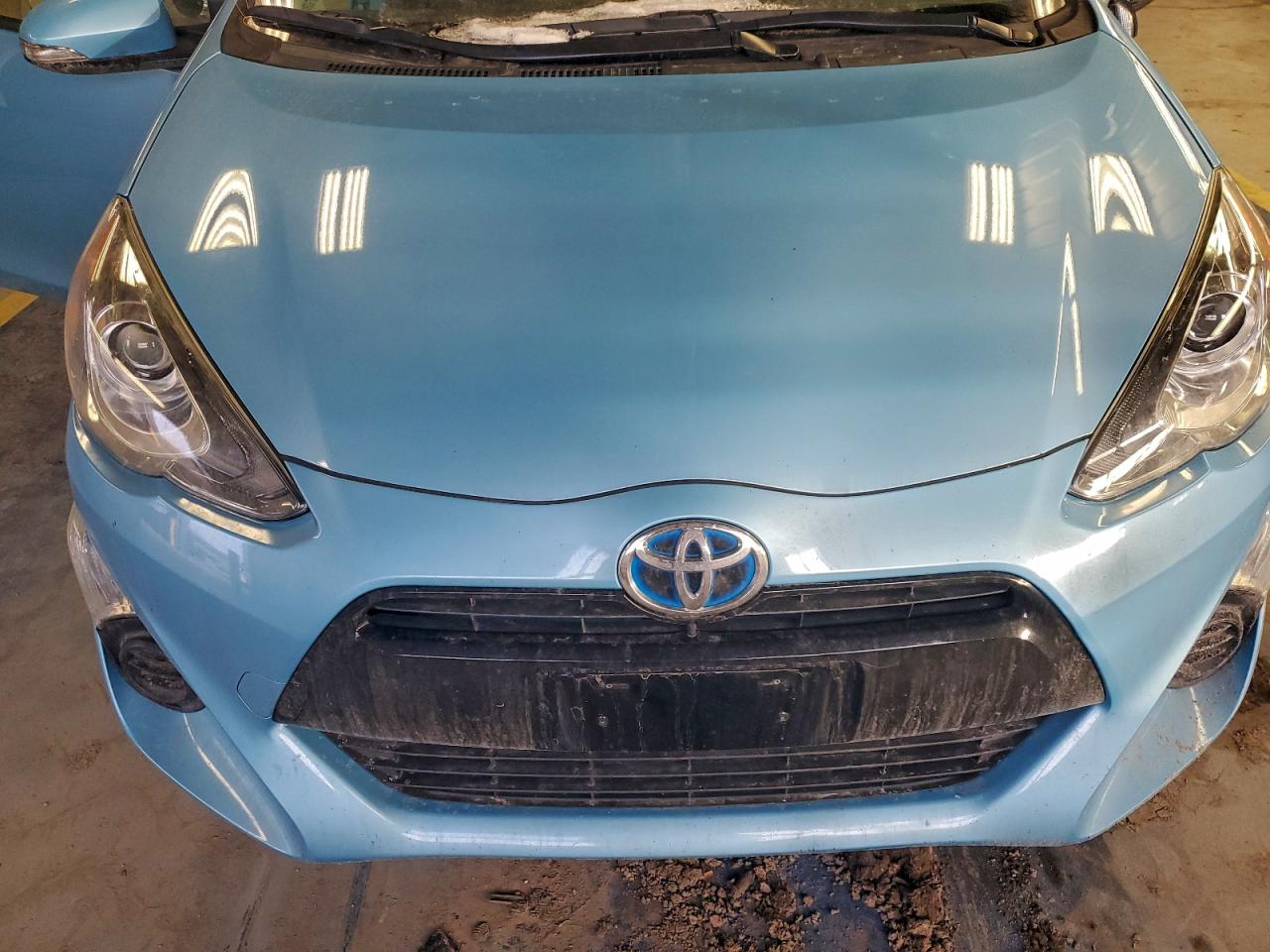 2015 TOYOTA PRIUS C photo 11