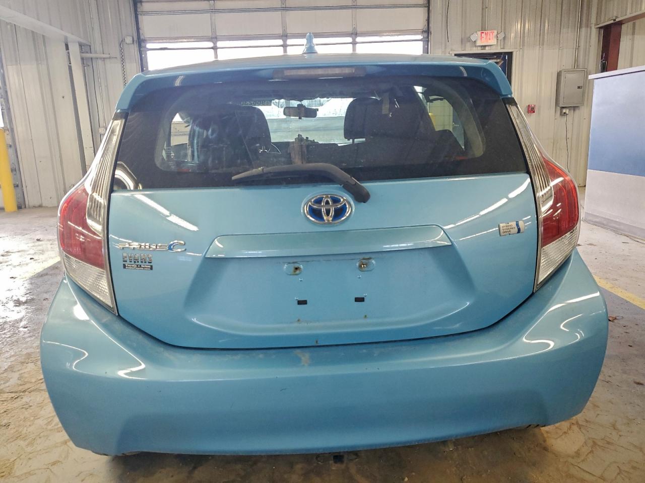 2015 TOYOTA PRIUS C photo 6