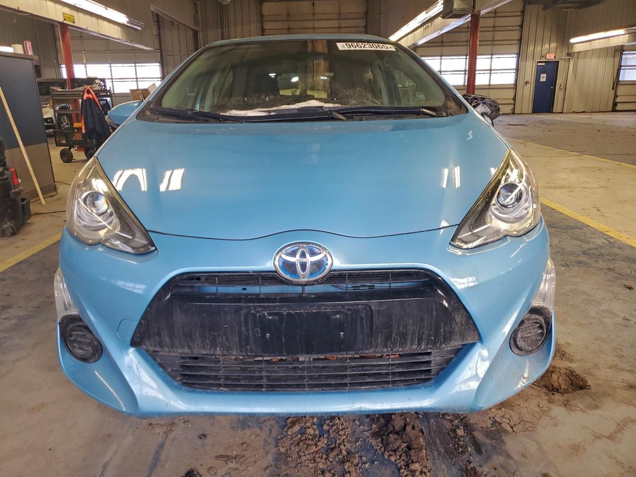 2015 TOYOTA PRIUS C photo 5