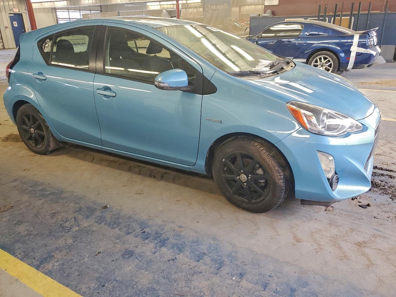 2015 TOYOTA PRIUS C photo 4