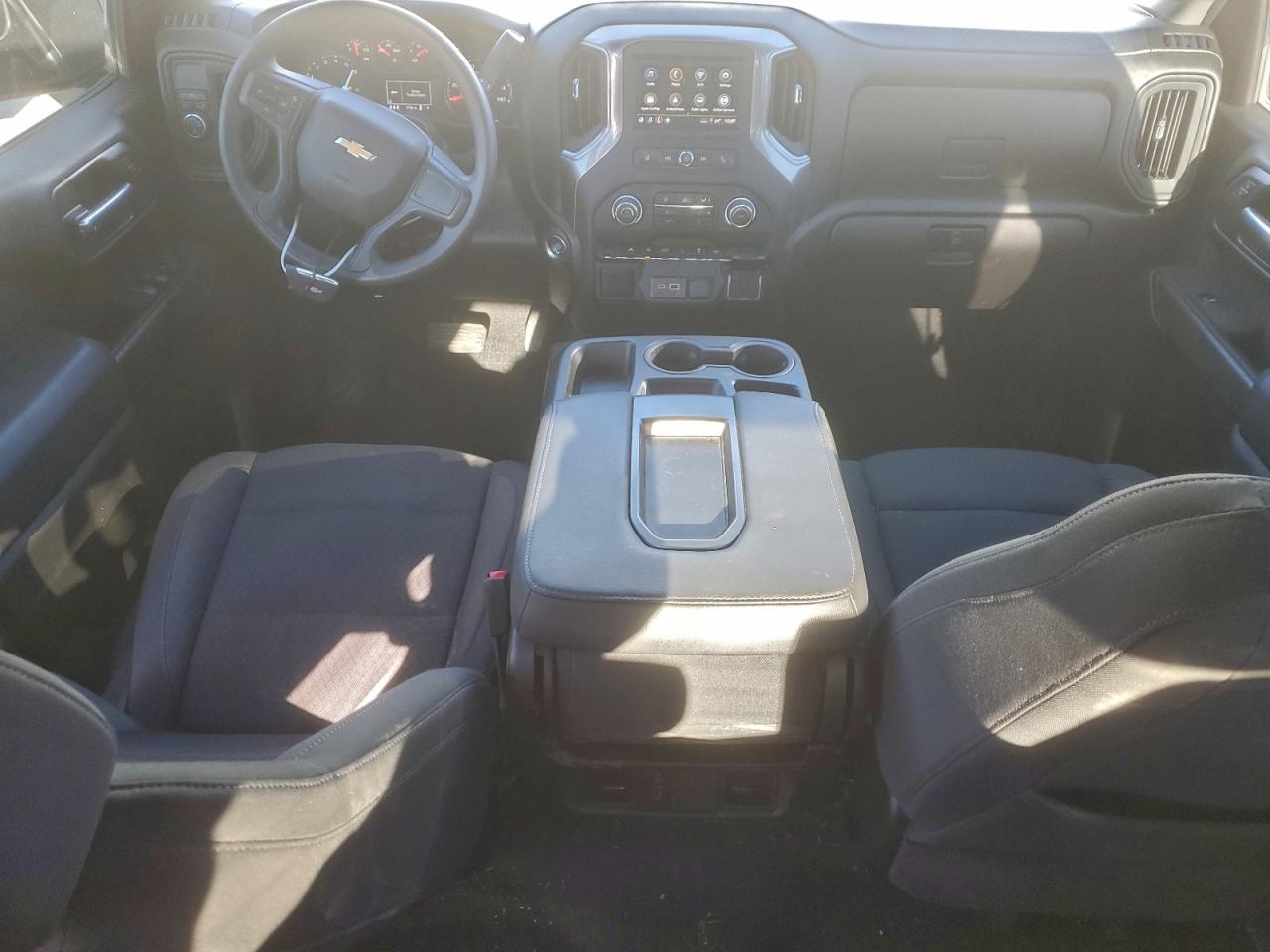 2025 CHEVROLET SILVERADO C1500 CUSTOM photo 8