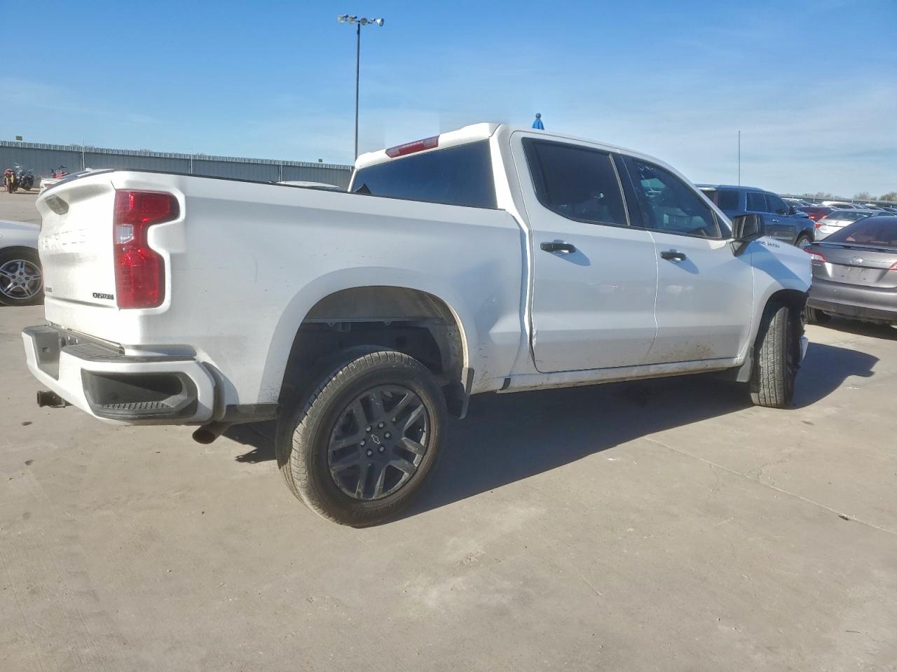 2025 CHEVROLET SILVERADO C1500 CUSTOM photo 3